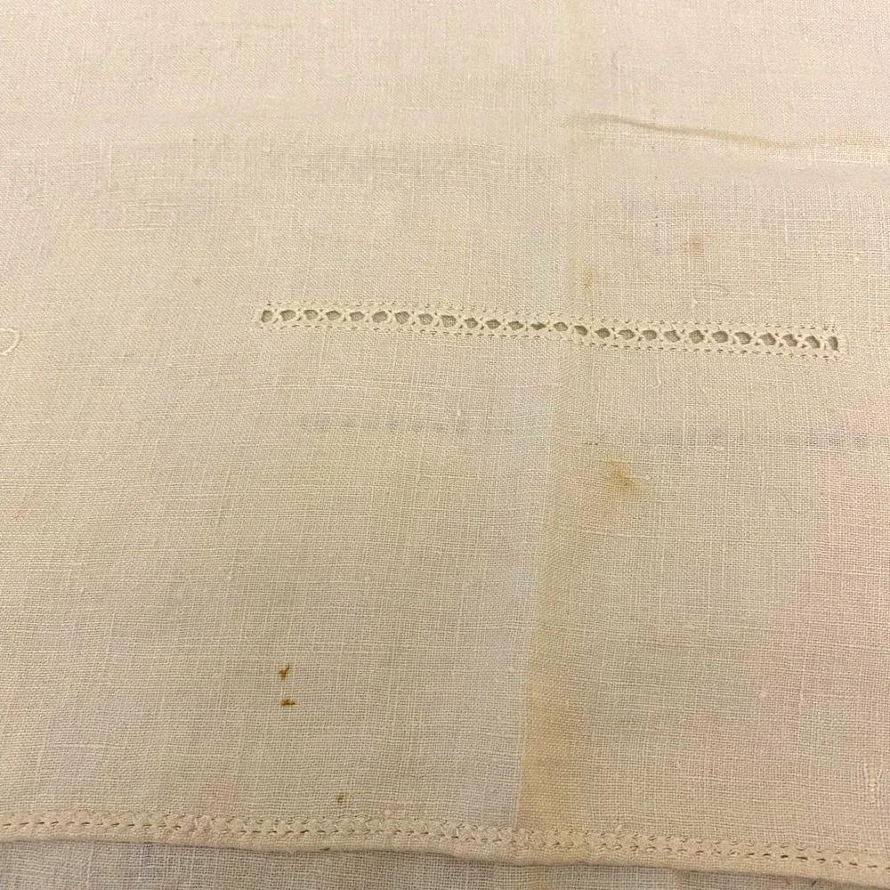 Vintage square tablecloth embroidered floral beige eyelets OSB